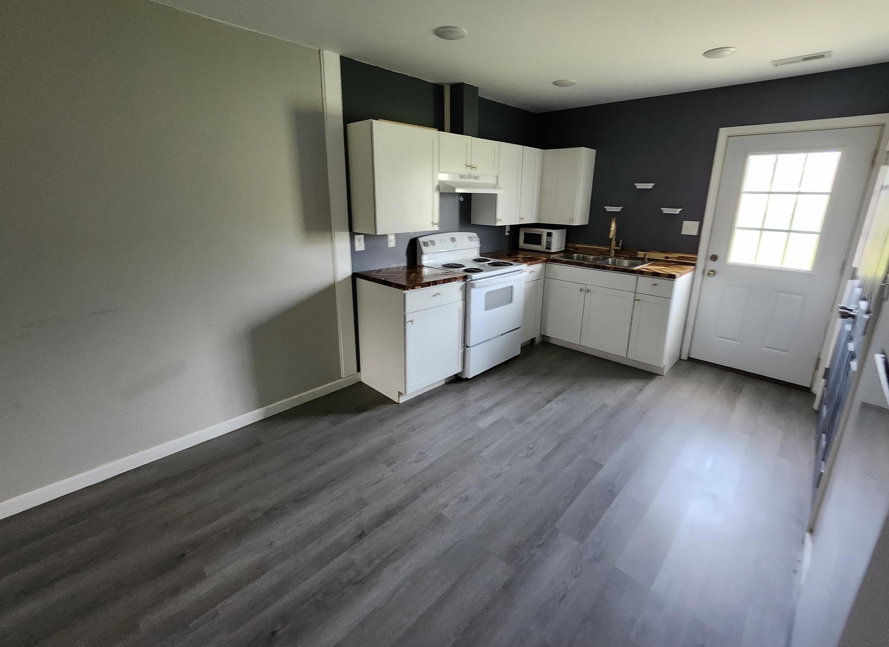 403 Shady Lane Dr 1