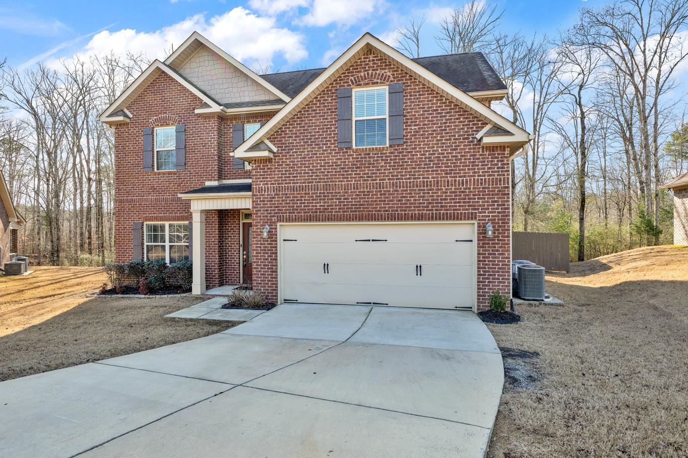 1445 Clearwater Dr NE