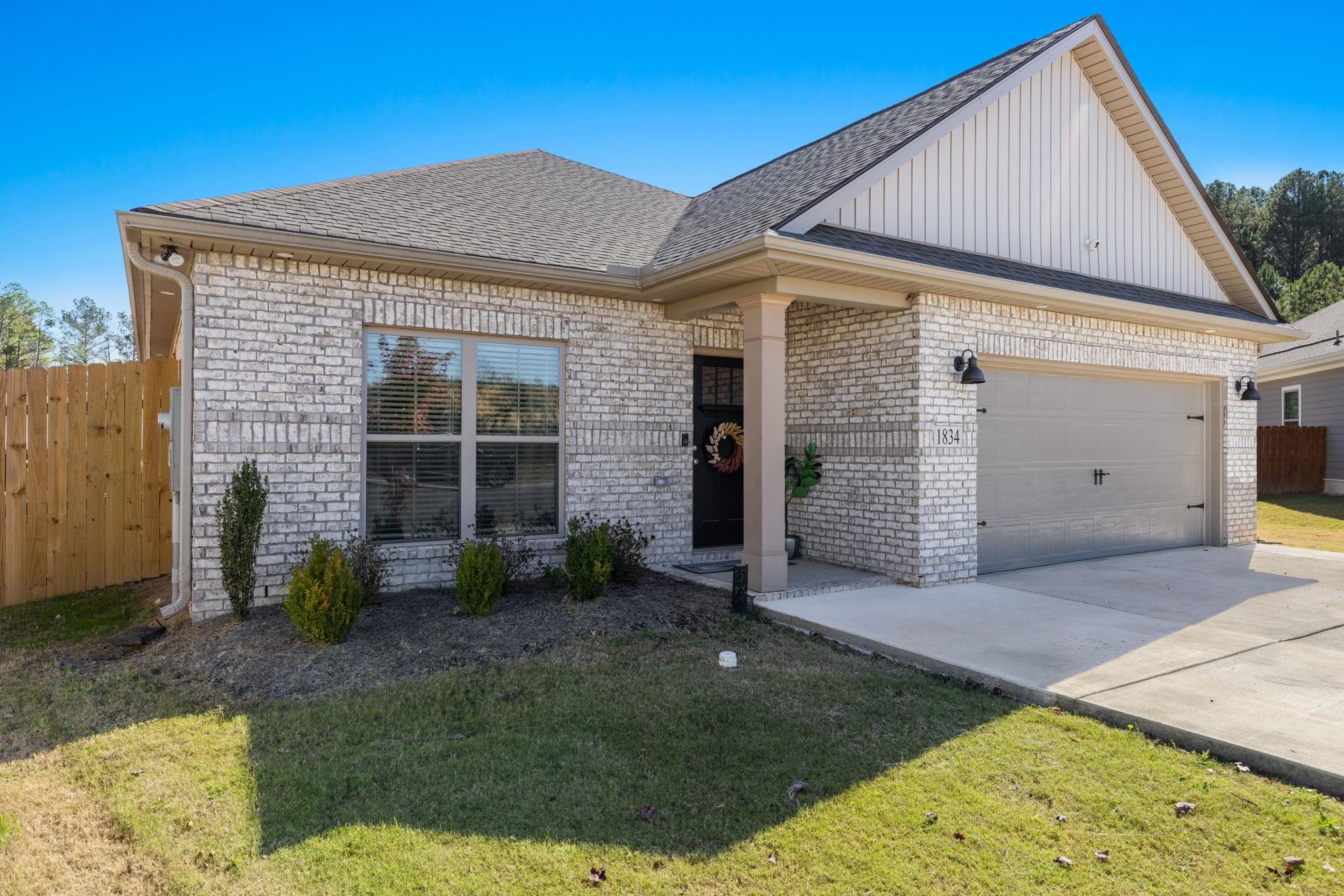 1834 SE Loebner LN SE