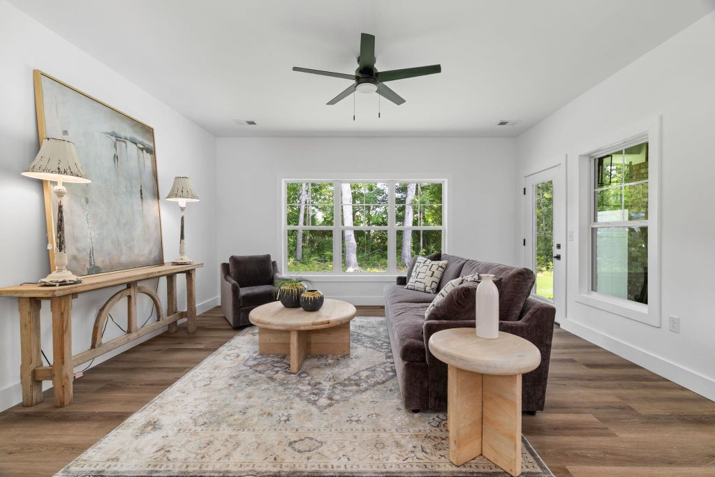 Photo of 306 Garden St, Cullman, AL 35055 (MLS # 529943)
