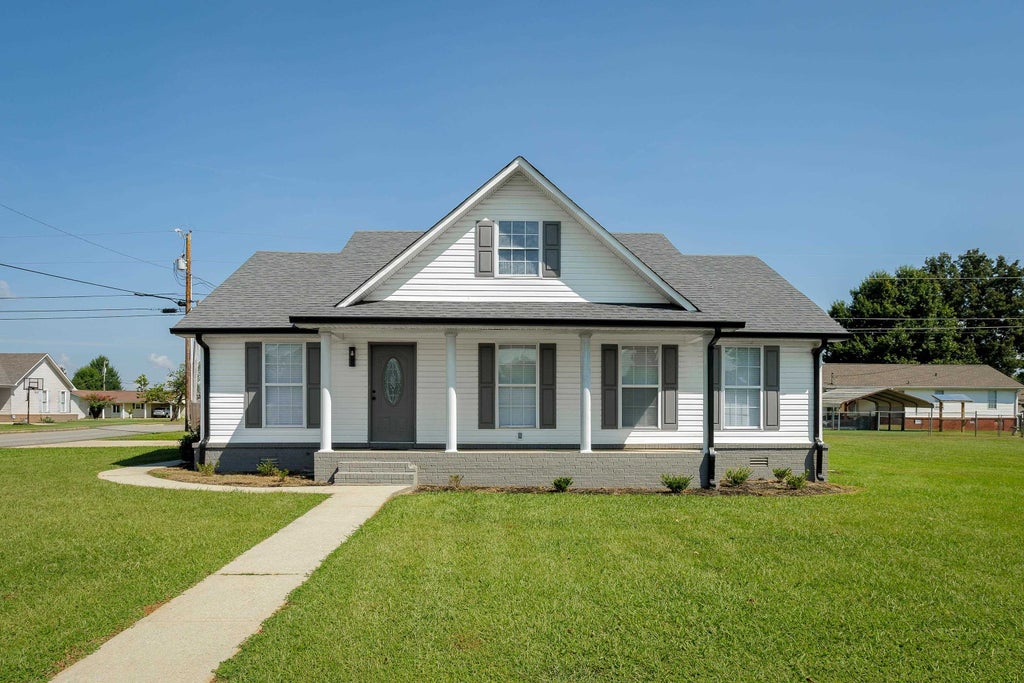 Photo of 218 Government Blvd, Muscle Shoals, AL 35661 (MLS # 530969)