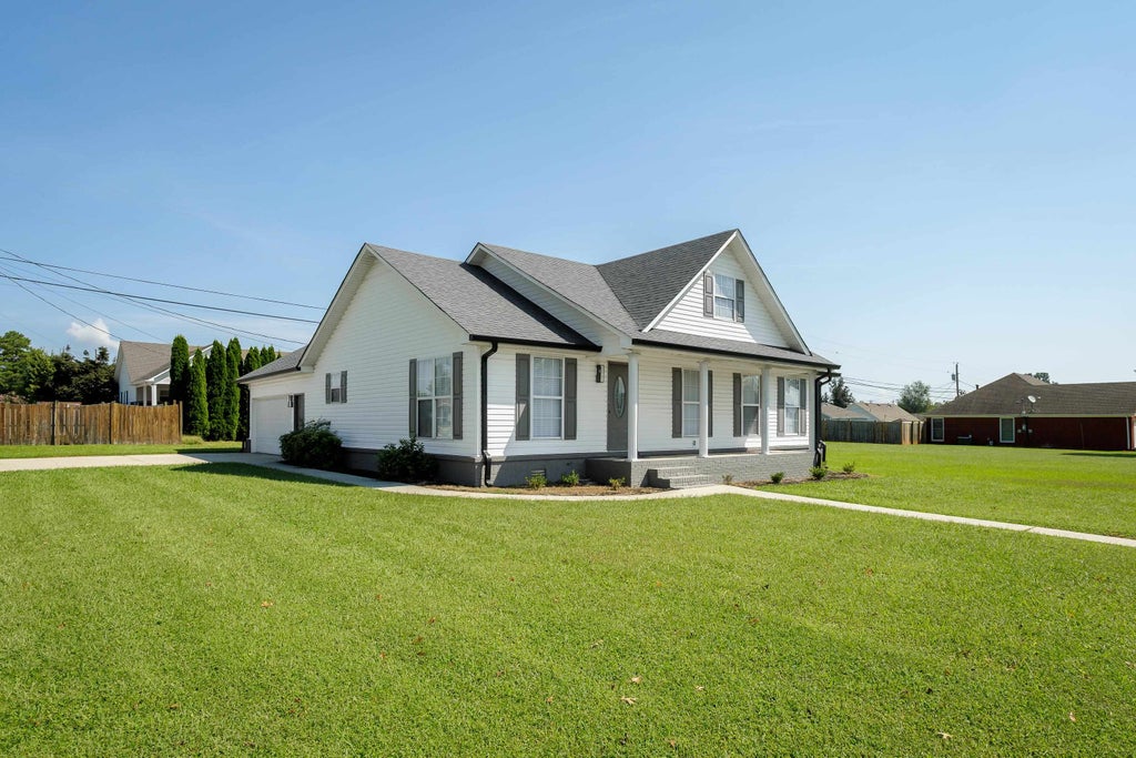 Photo of 218 Government Blvd, Muscle Shoals, AL 35661 (MLS # 530969)