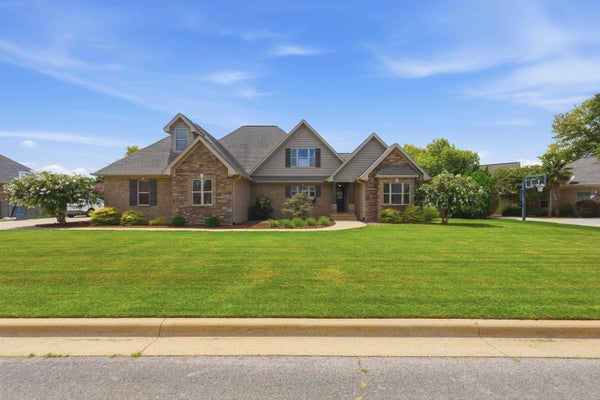 114 GRAND AVE, MUSCLE SHOALS, AL 35661 - Image dce8b2f6b8abd71ab97d04e05fb21642/2184644011