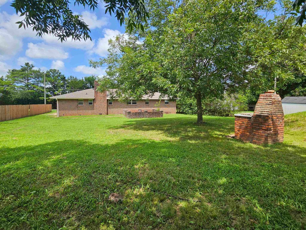 Photo of 109 Pinhook Rd, Moulton, AL 35650 (MLS # 530201)