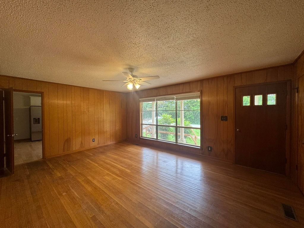 Photo of 109 Pinhook Rd, Moulton, AL 35650 (MLS # 530201)