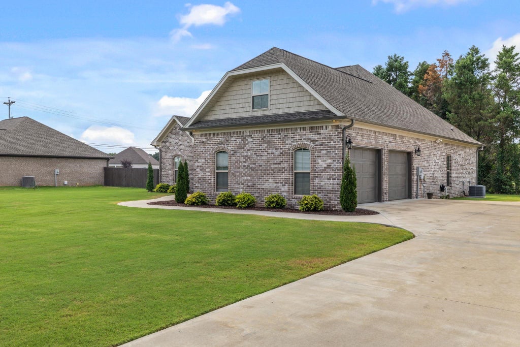 Photo of 609 S Commons St W, Tuscumbia, AL 35674 (MLS # 531026)