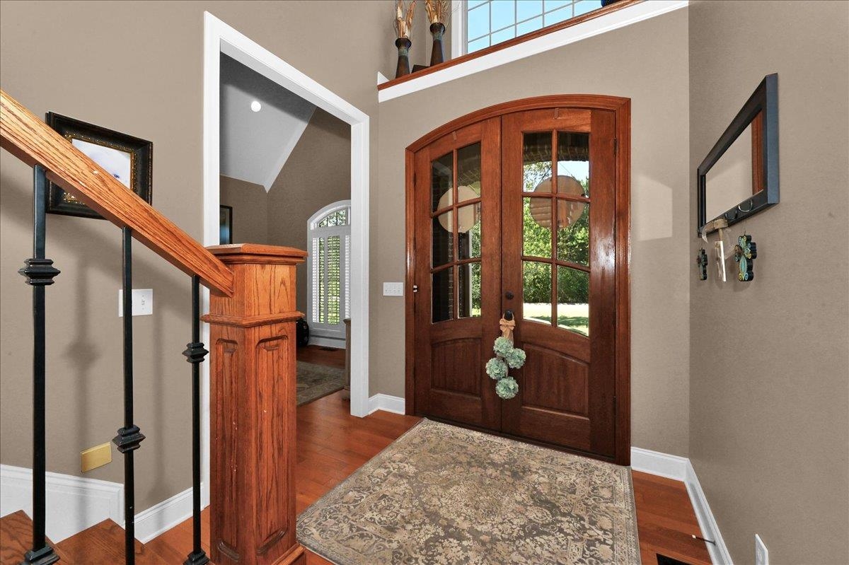 2212 Lakeshore Dr SW