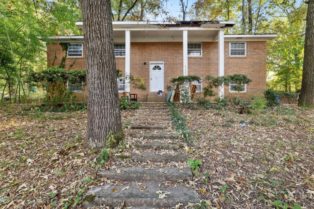 Photo of 4502 Center Dr, Florence, AL 35630 (MLS # 531878)