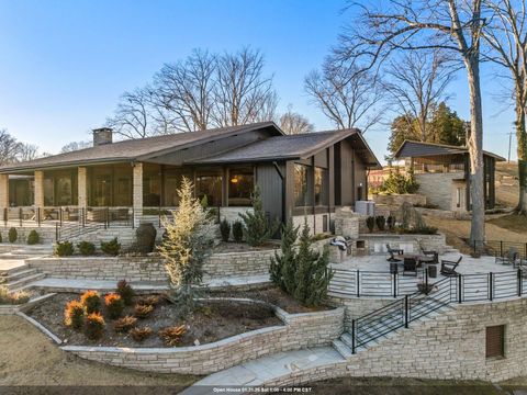 300 Elton Darby Rd Florence AL 35630