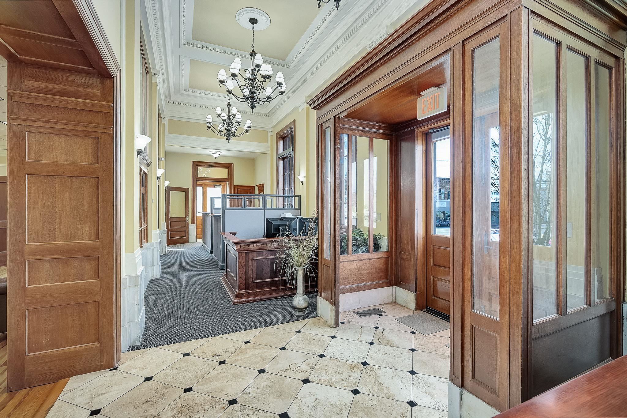 222 2nd Ave