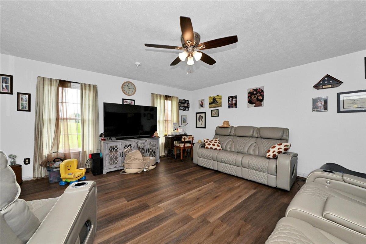 190 Co Rd 842