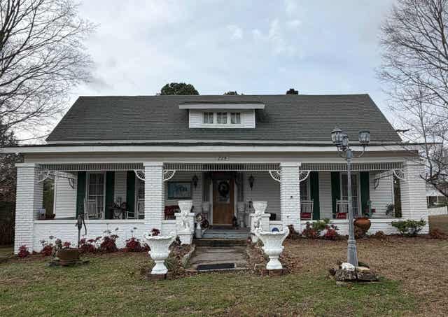 225 Main St