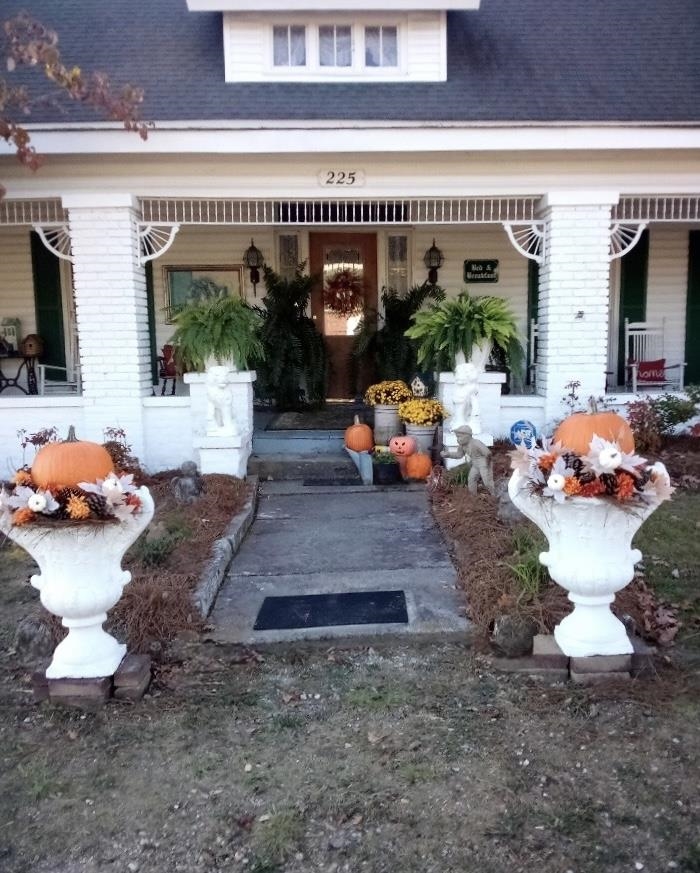 225 Main St - Photo 2