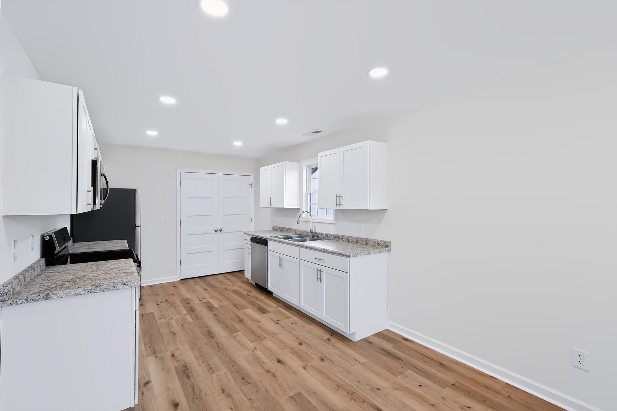 1611 Elm