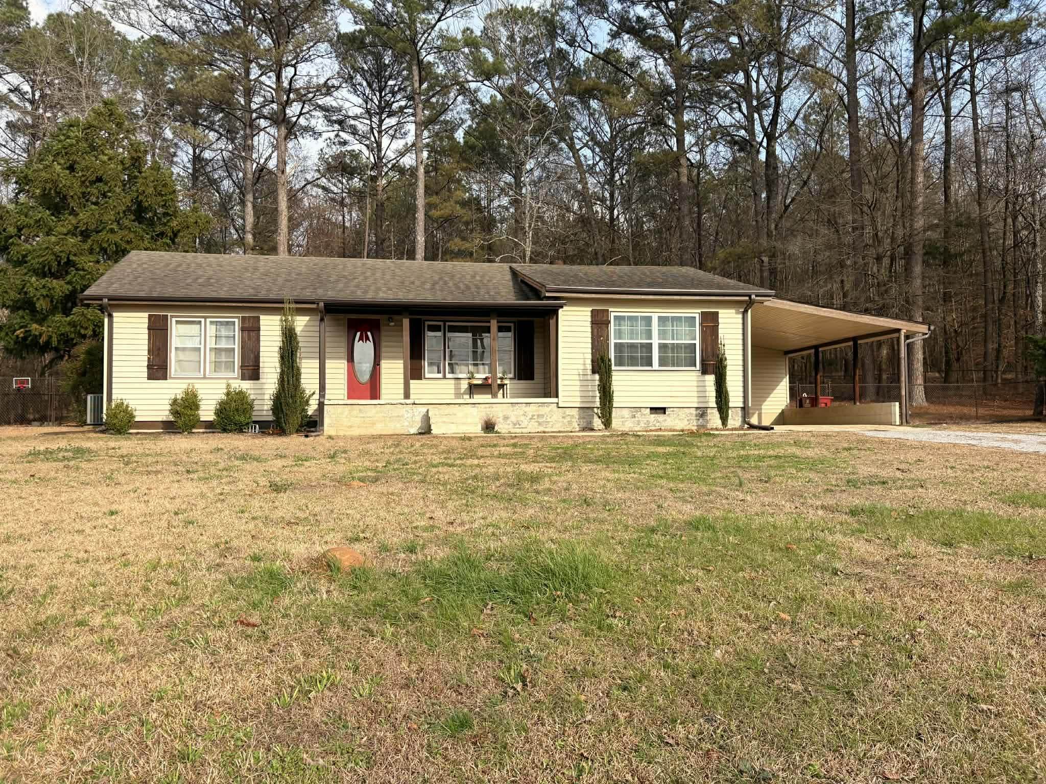 Photo 1 of 25 — 351 Outers Rd, Hamilton, AL 35570