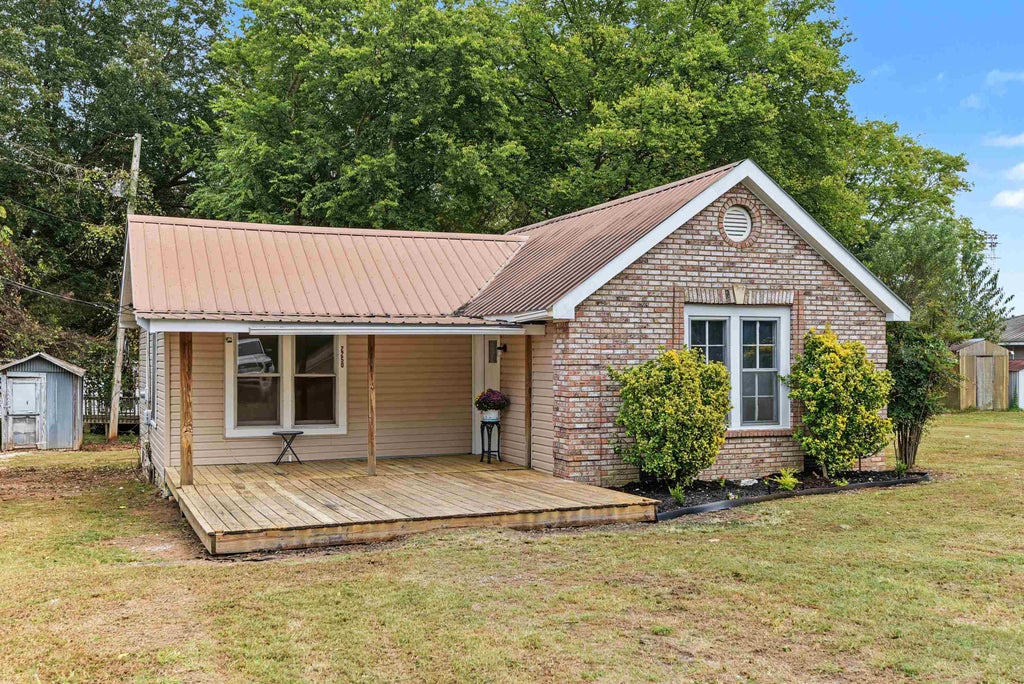 Photo of 2250 High School St, Leighton, AL 35646 (MLS # 531737)