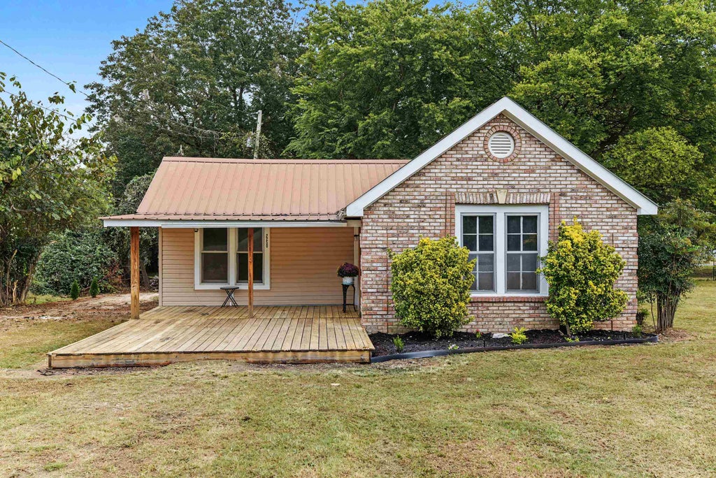 Photo of 2250 High School St, Leighton, AL 35646 (MLS # 531737)