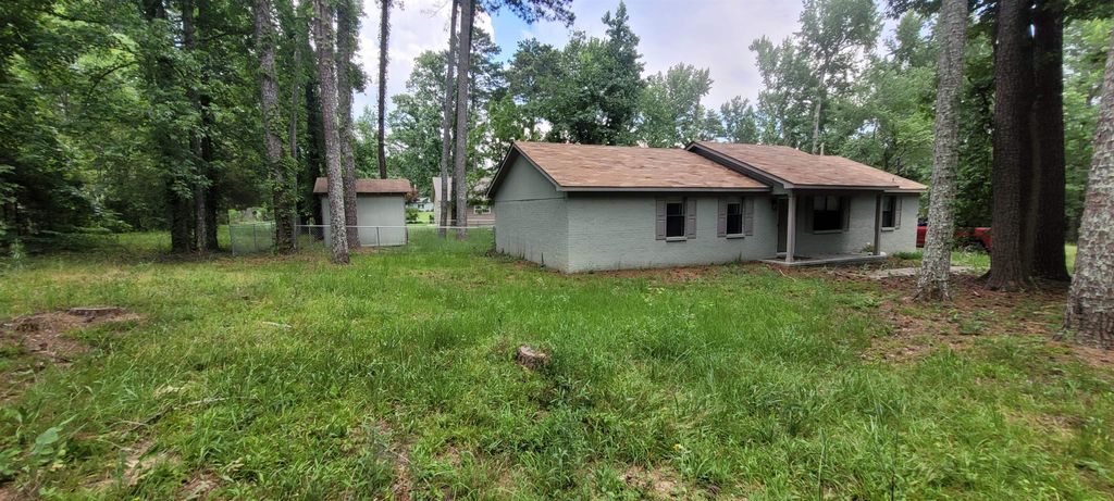 Photo of 94 Herring Rd, Hartselle, AL 35640 (MLS # 529812)