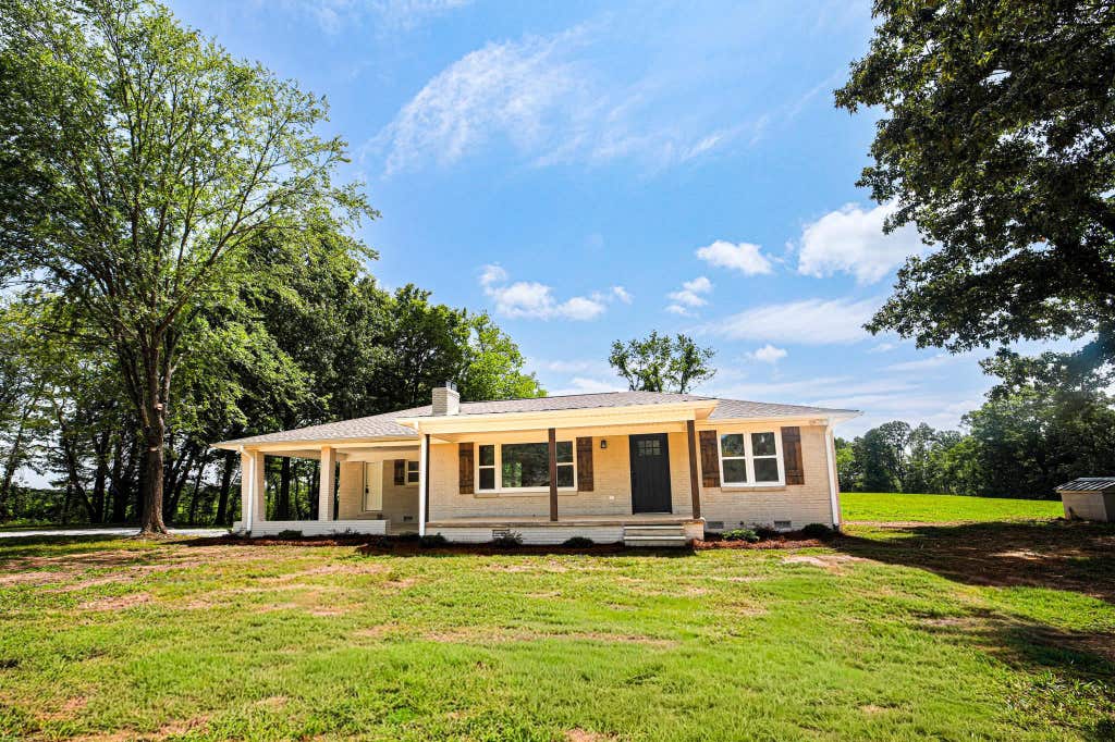 Photo of 1925 Co Rd 139, Florence, AL 35633 (MLS # 530198)