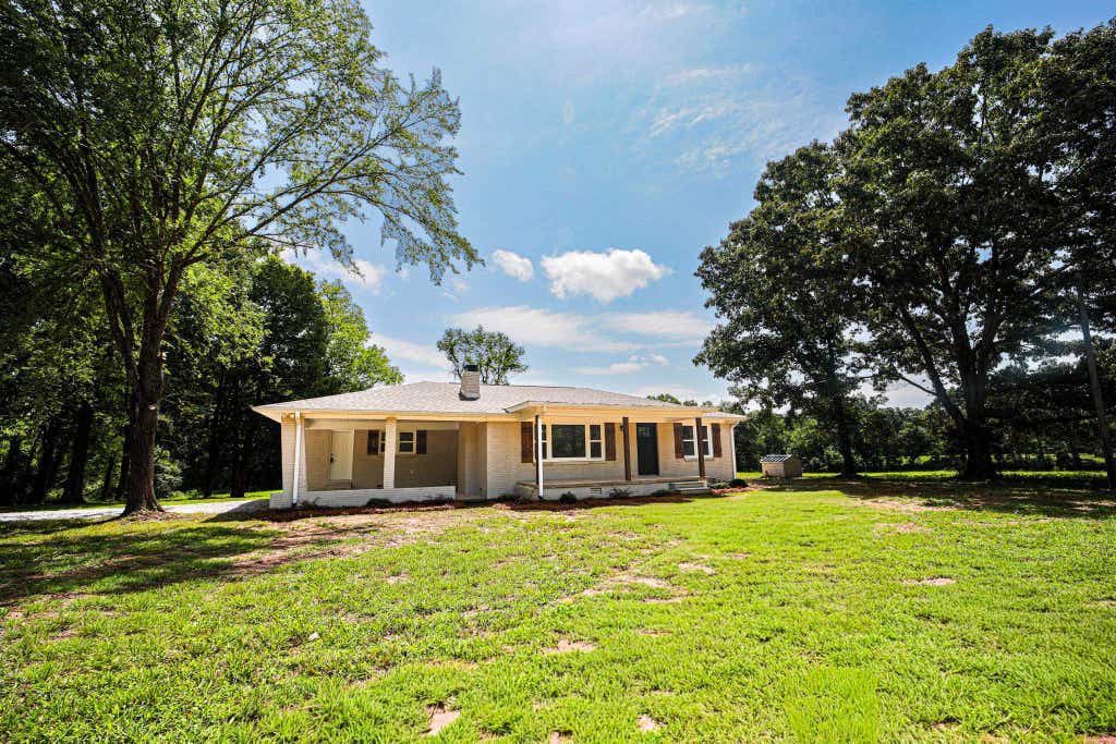 Photo of 1925 Co Rd 139, Florence, AL 35633 (MLS # 530198)