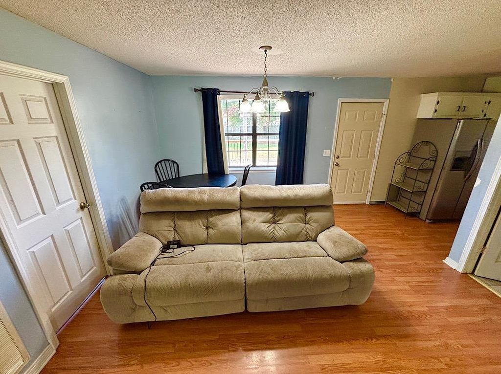 Photo of 1634 Edmondson Rd, Hanceville, AL 35077 (MLS # 529824)