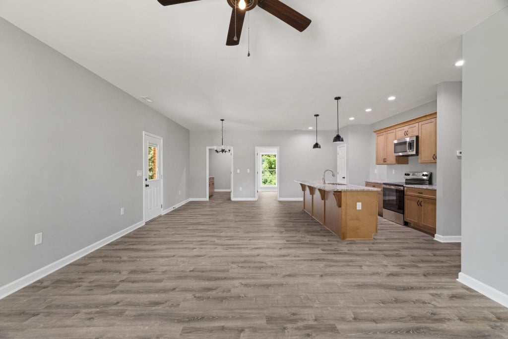 Photo of 84 White Oak Way, Rogersville, AL 35652 (MLS # 530966)