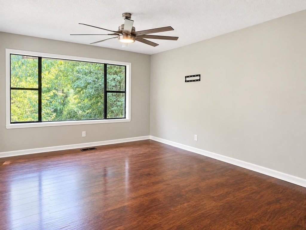 Photo of 1418 Lessman St SW, Cullman, AL 35055 (MLS # 531205)