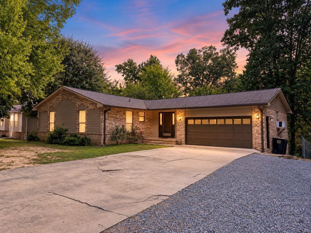 Photo of 1418 Lessman St SW, Cullman, AL 35055 (MLS # 531205)