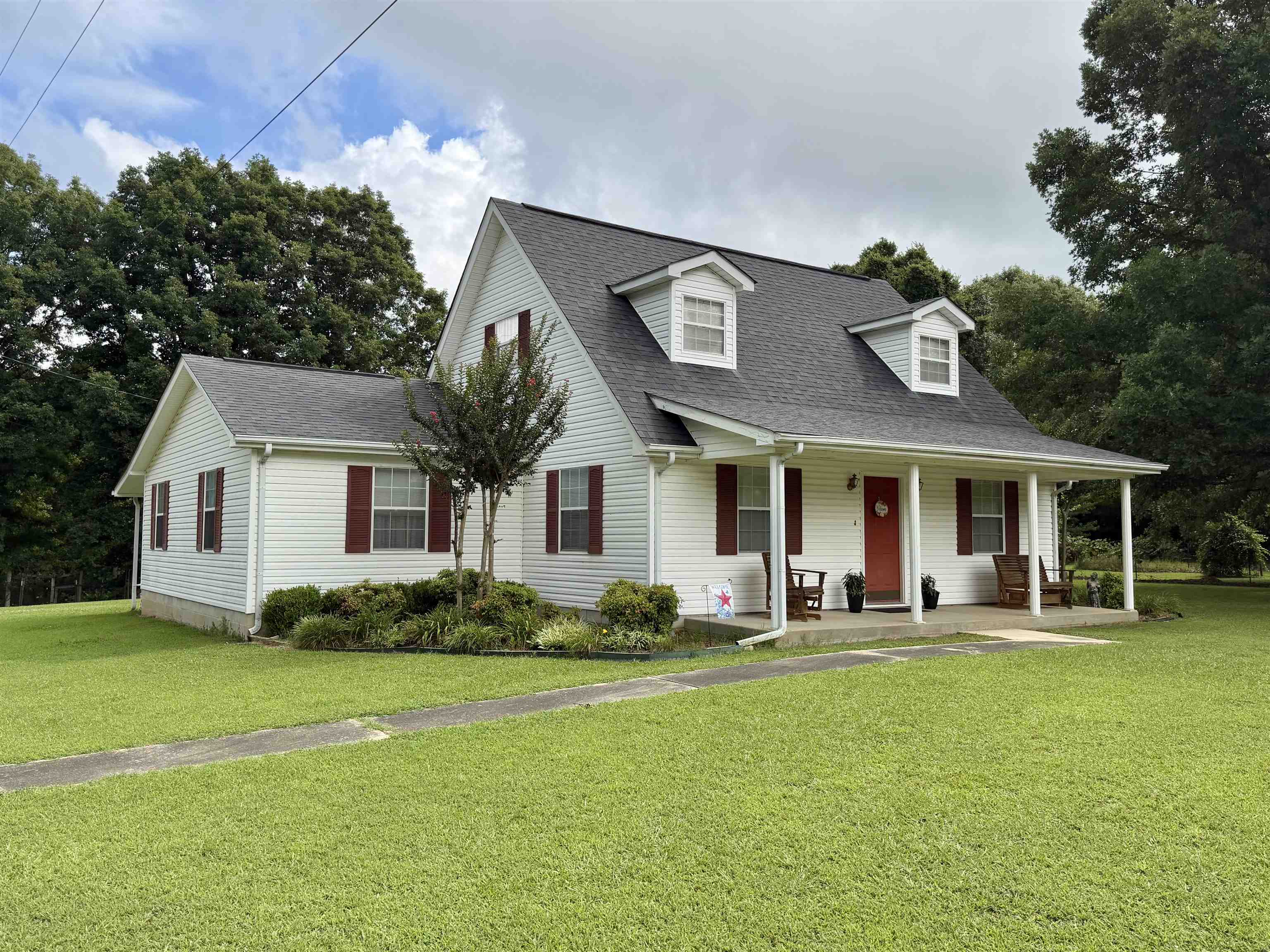 Photo 1 of 36 — 114 Co Rd 326, Florence, AL 35630