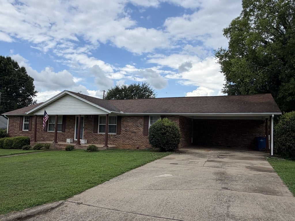 Photo of 551 Malone Cir, Florence, AL 35630 (MLS # 530327)