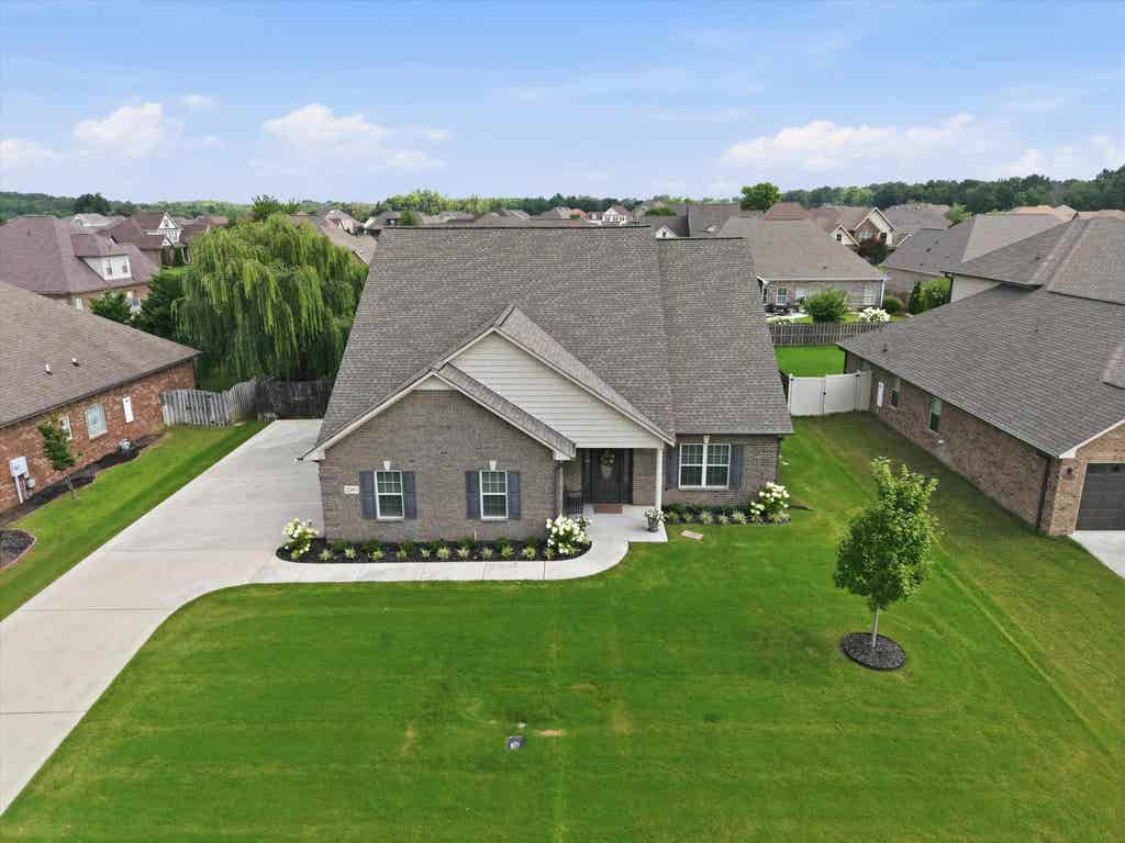 Photo of 22883 Pin Oak Dr, Athens, AL 35613 (MLS # 529977)