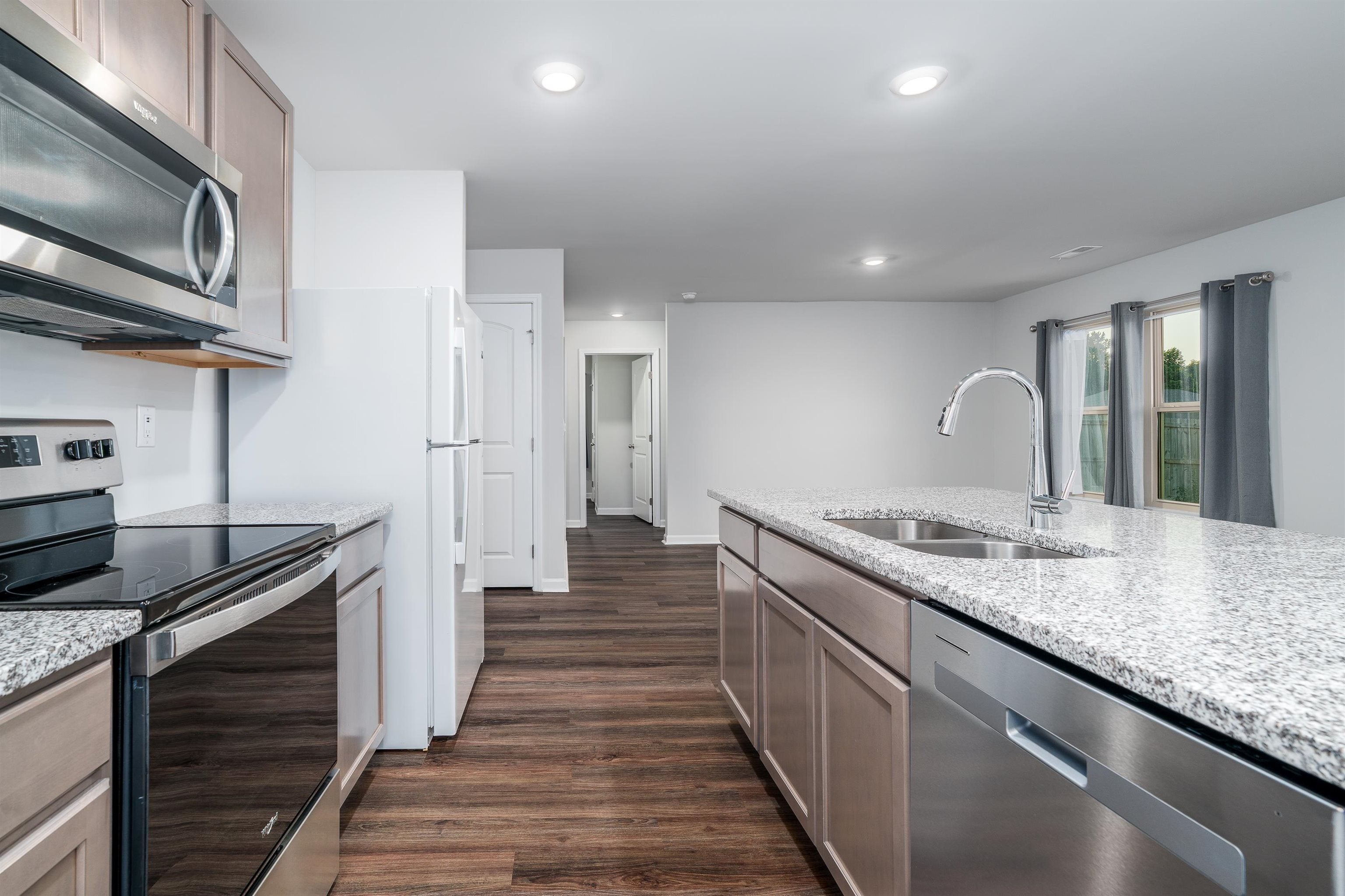 275 Ashland Dr