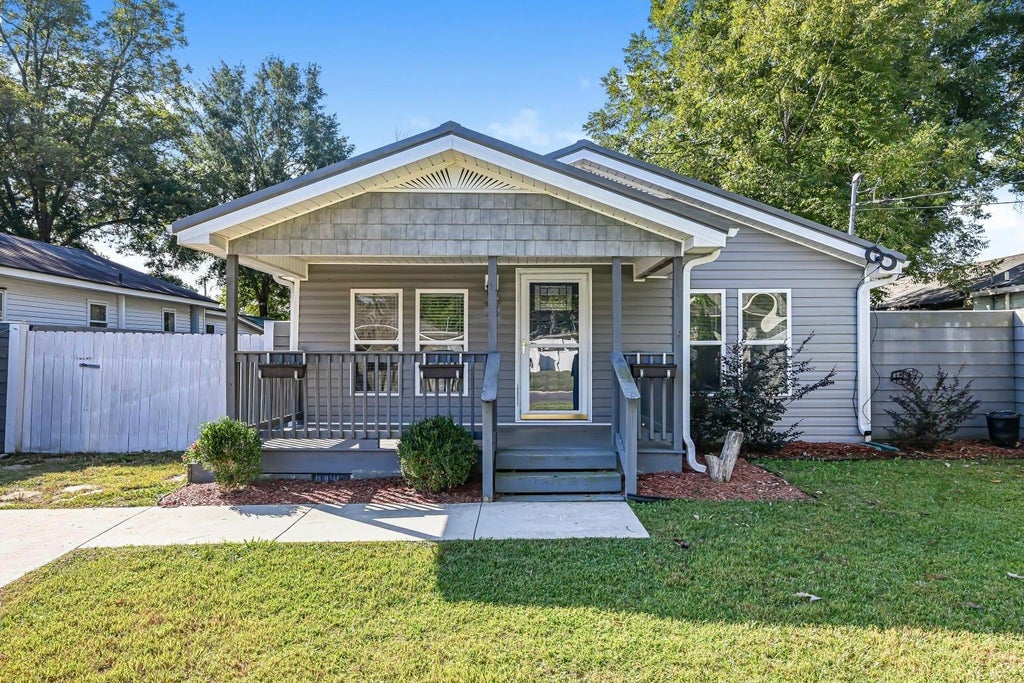 Photo of 1528 Warnke Rd, Cullman, AL 35055 (MLS # 531862)
