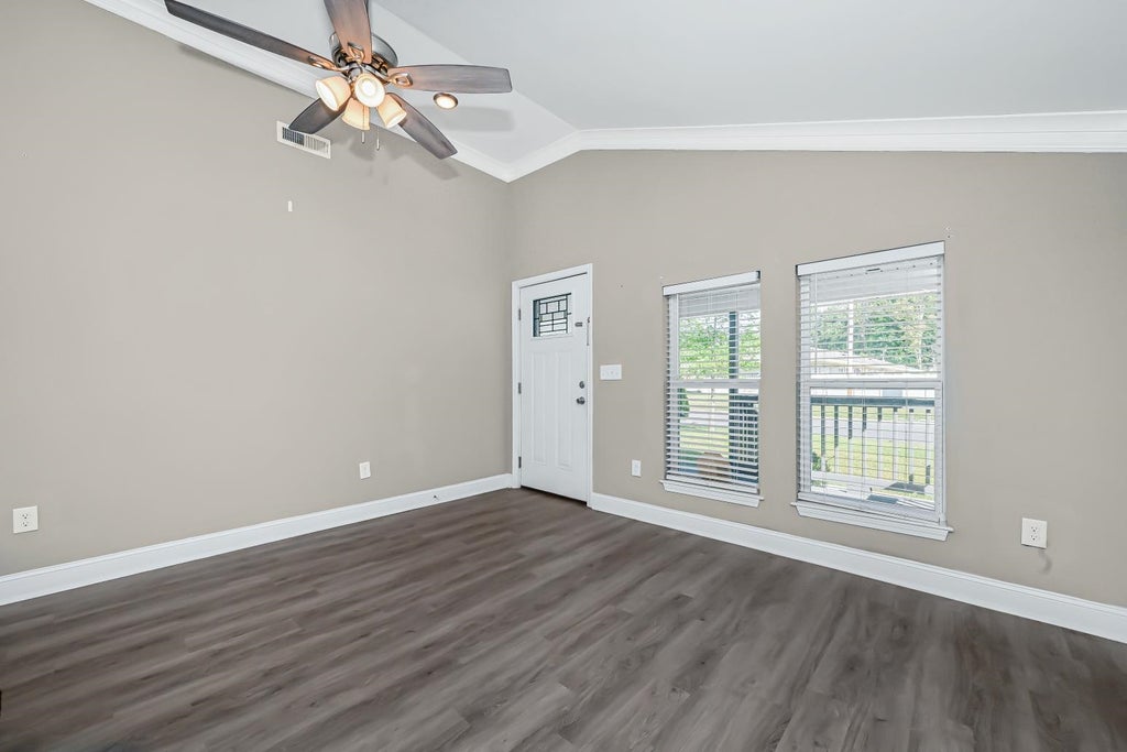 Photo of 1528 Warnke Rd, Cullman, AL 35055 (MLS # 531862)
