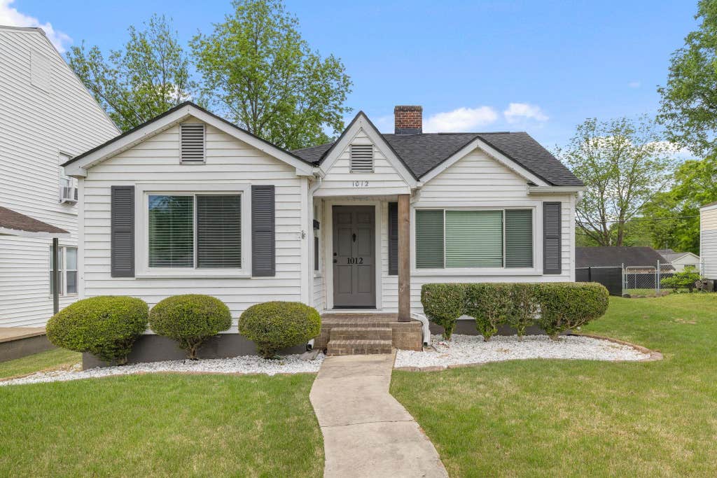 Photo of 1012 1st St, Tuscumbia, AL 35674 (MLS # 529846)