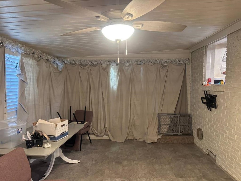Photo of 43 W Lakeside Dr, Florence, AL 35630 (MLS # 531795)