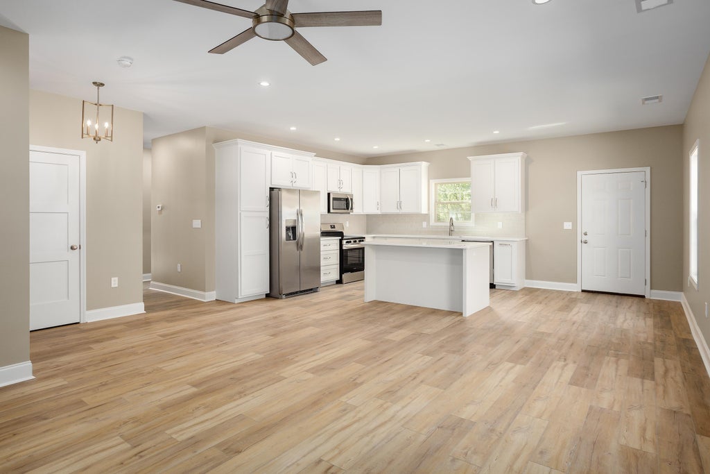 Photo of 519 Fulton St, Florence, AL 35630 (MLS # 531124)