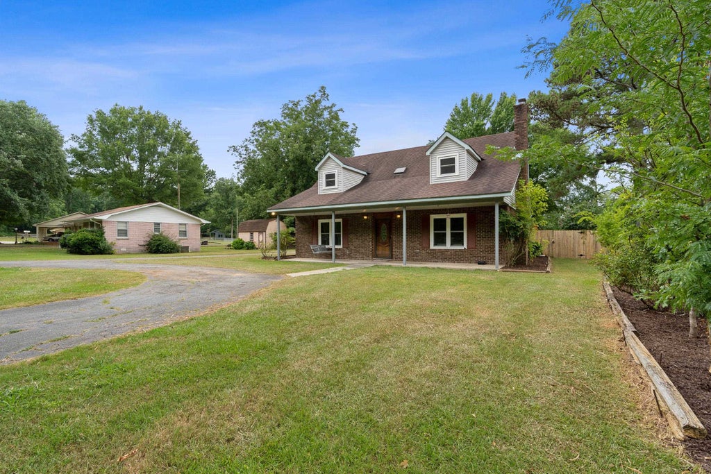 Photo of 65 Old Somerville Road, Decatur, AL 35603 (MLS # 530002)