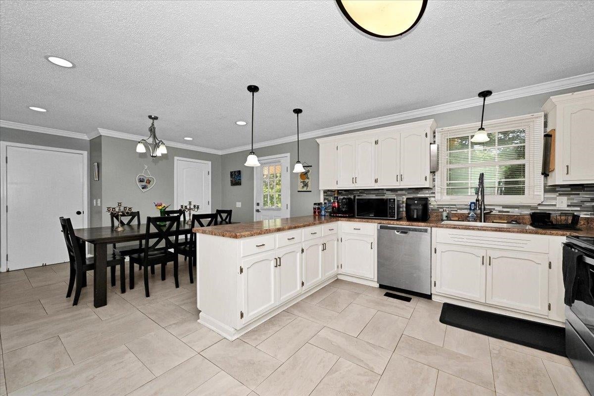1518 Lindsey Dr SW