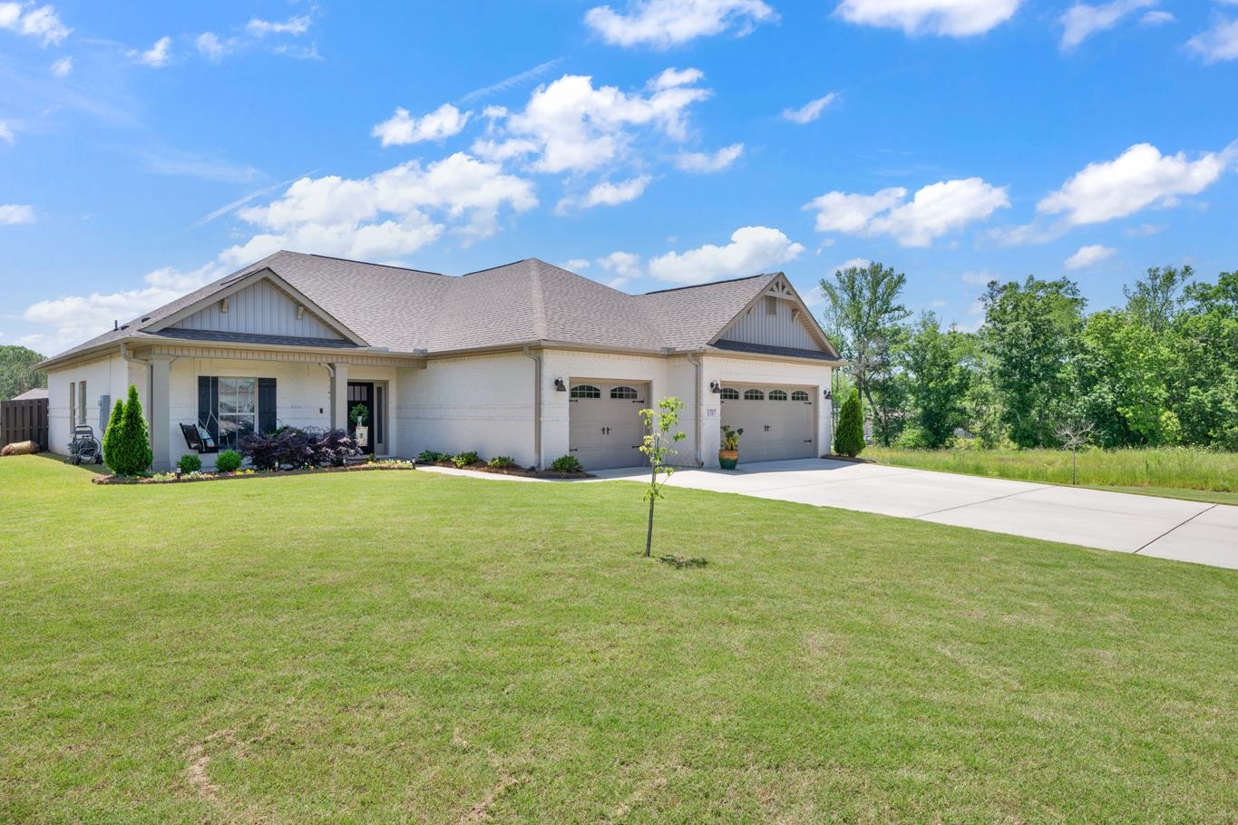 1707 Meadowbrook Ln