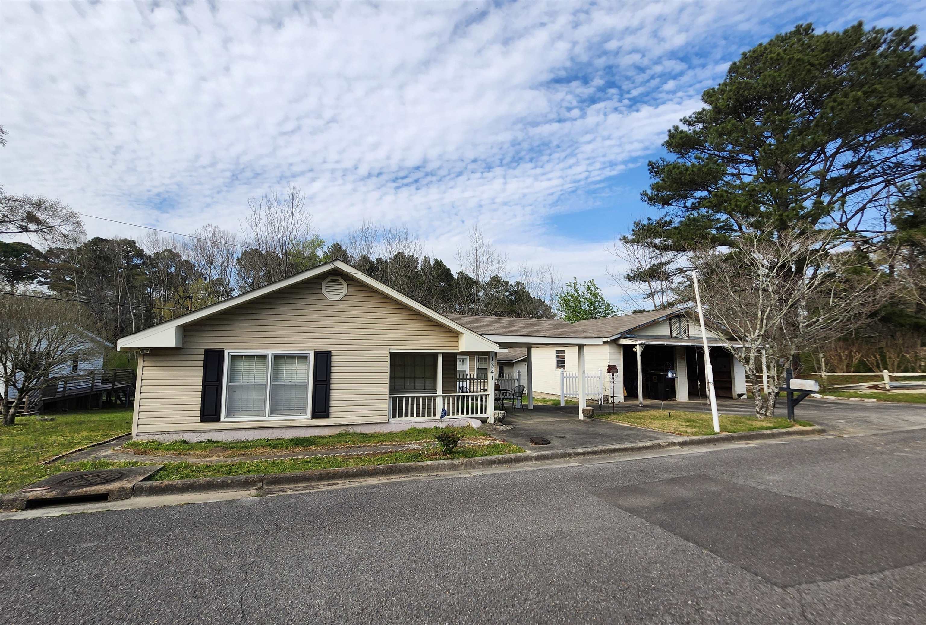 1341 Goehler Rd SE