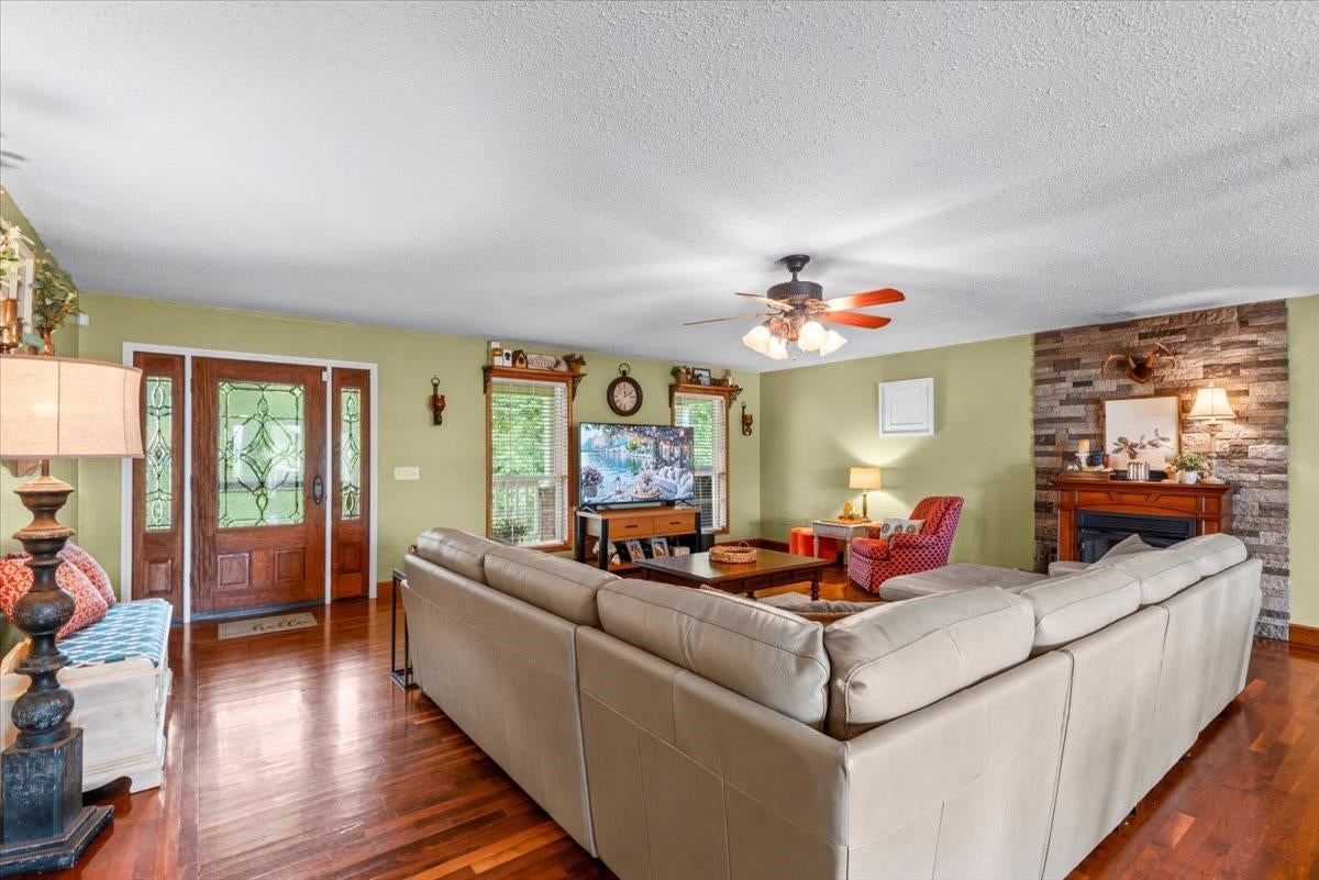 1410 Co Rd 1716