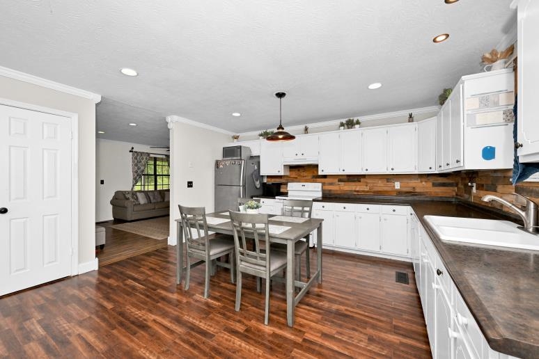 405 Co Rd 1371