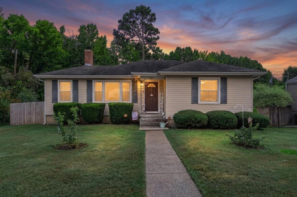 Photo of 1384 James St, Florence, AL 35630 (MLS # 531357)