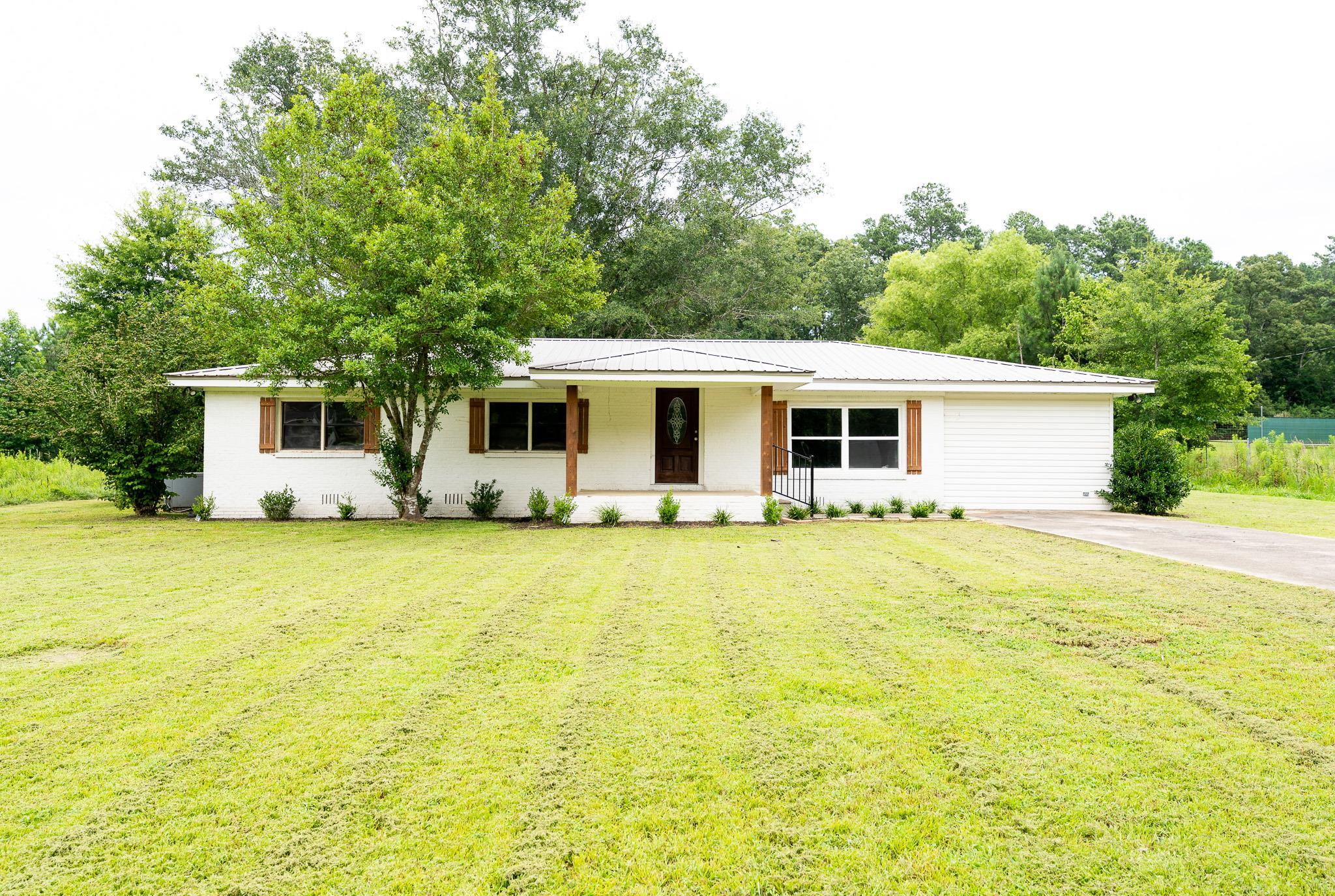 Photo 1 of 15 — 1303 Co Rd 216, Hanceville, AL 35077