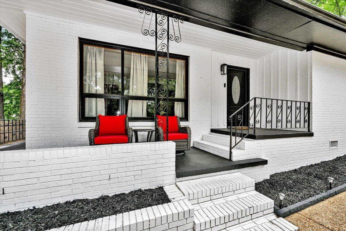302 Broadway Cir