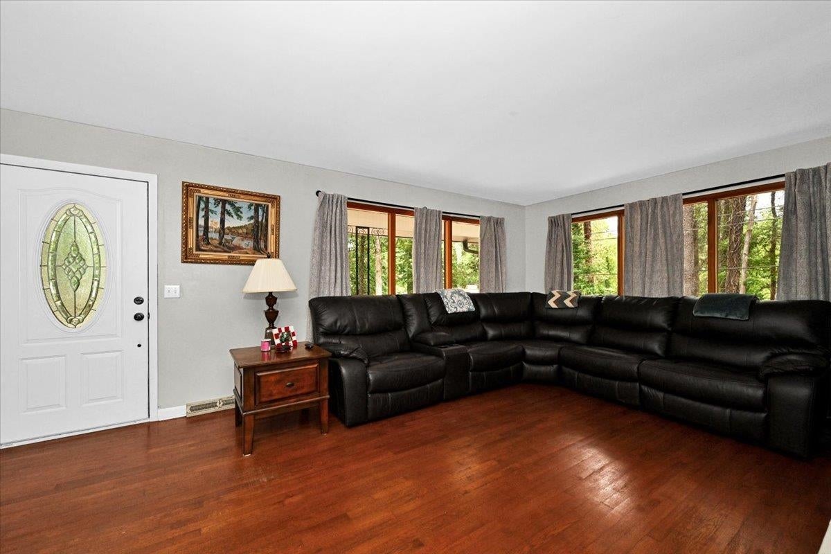 302 Broadway Cir