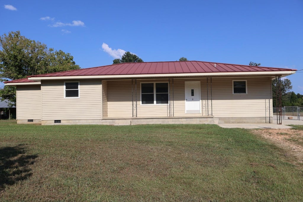 Photo of 1690 Lime Rock Rd, Tuscumbia, AL 35674 (MLS # 531067)