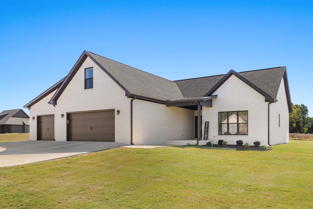 Photo of 200 Spry Way, Killen, AL 35645 (MLS # 531639)