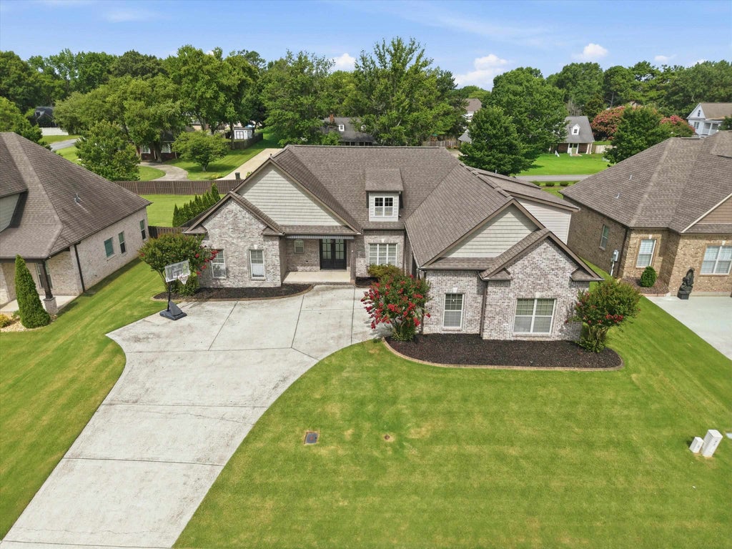 Photo of 22663 Bluffview Dr, Athens, AL 35613 (MLS # 530120)
